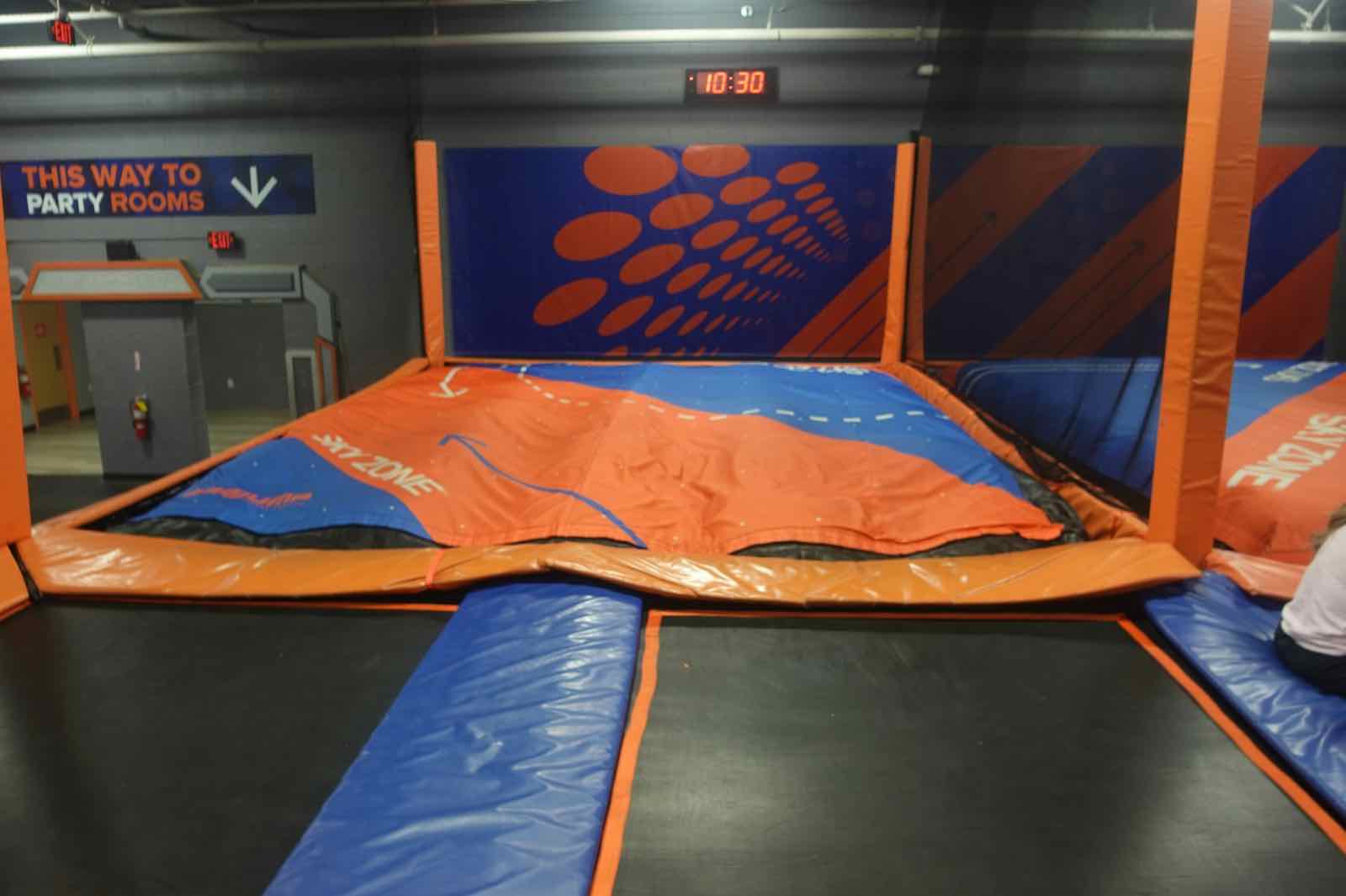 Zabavni park sa trambolinama