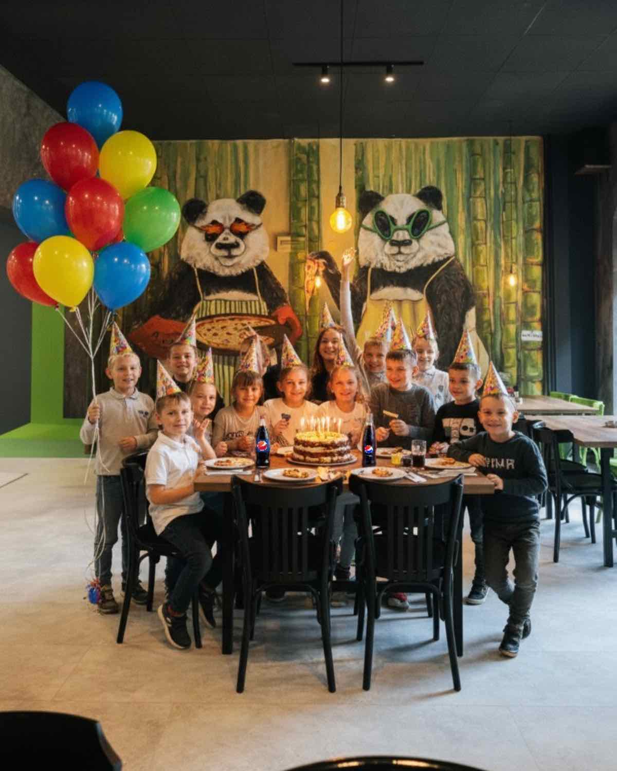 Rođendan u Pandemiji, deca oko torte